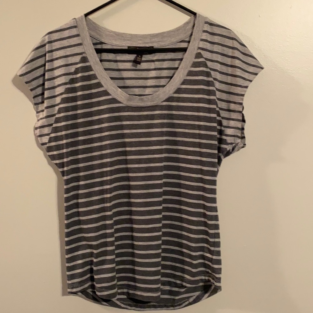 Jessica Simpson T-shirt